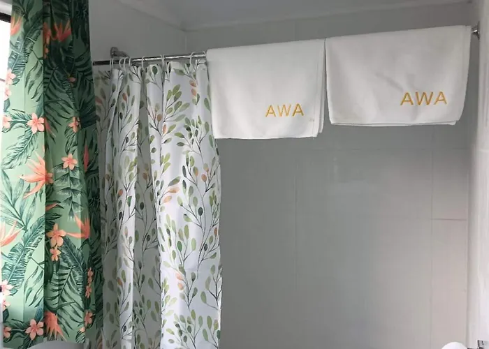 4 Double And 2 Sofa Bed B Chalet